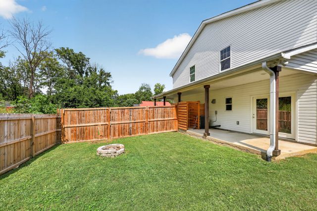 557A Pemberton St, Gallatin, TN 37066