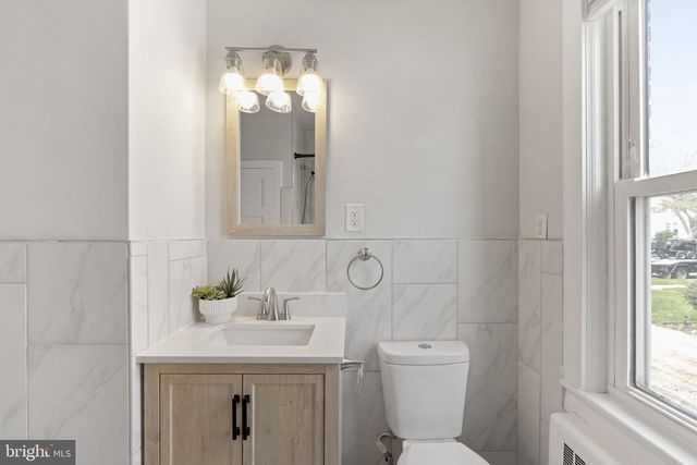 565 GREENWICH AVE, Paulsboro, NJ 08066