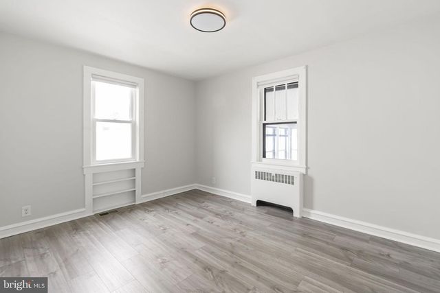 565 GREENWICH AVE, Paulsboro, NJ 08066