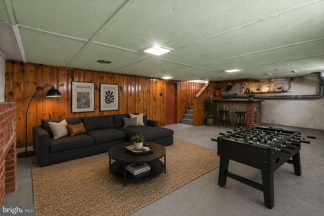 565 GREENWICH AVE, Paulsboro, NJ 08066