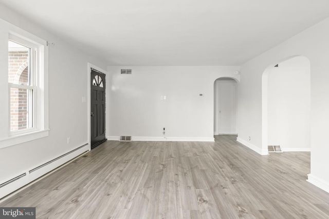 565 GREENWICH AVE, Paulsboro, NJ 08066