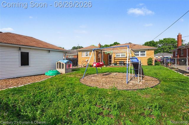 9059 San Jose, Redford, MI 48239