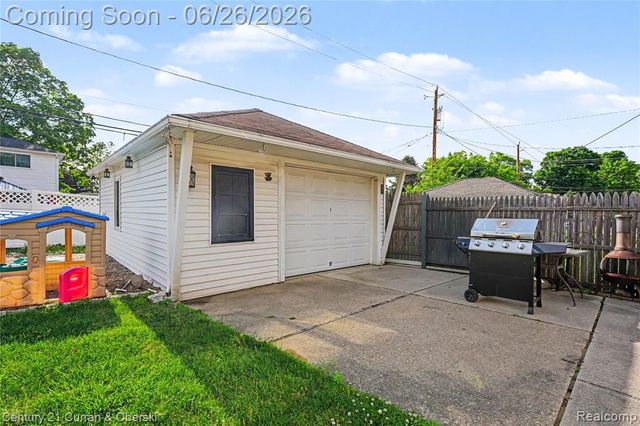 9059 San Jose, Redford, MI 48239