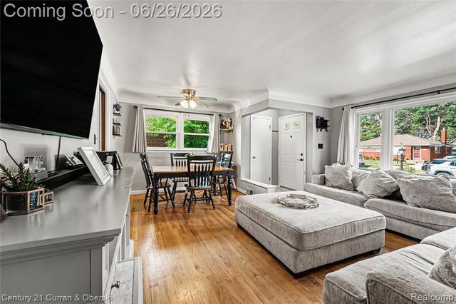 9059 San Jose, Redford, MI 48239