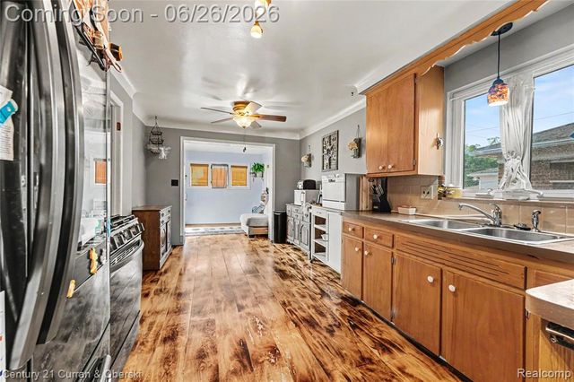9059 San Jose, Redford, MI 48239
