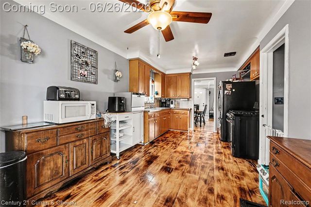 9059 San Jose, Redford, MI 48239