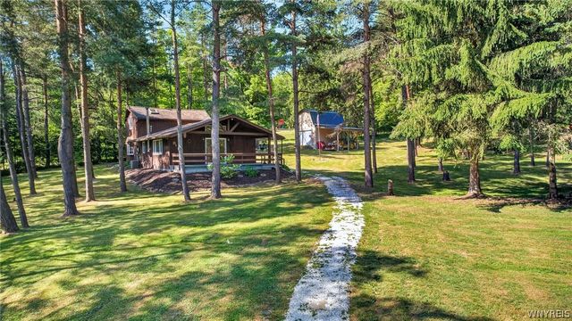 7386 Lower East Hill Road, Boston, NY 14033