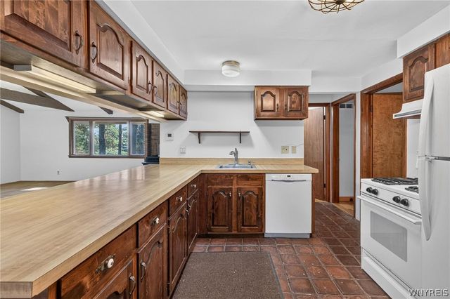 7386 Lower East Hill Road, Boston, NY 14033