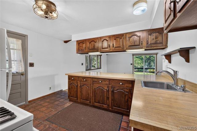 7386 Lower East Hill Road, Boston, NY 14033