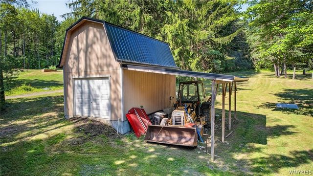 7386 Lower East Hill Road, Boston, NY 14033