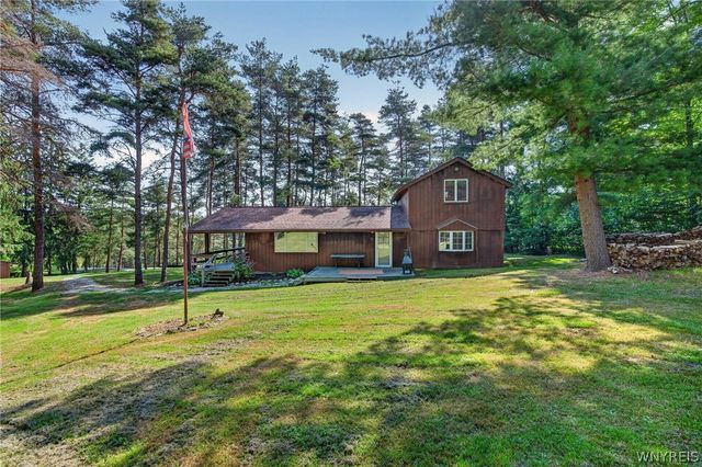 7386 Lower East Hill Road, Boston, NY 14033
