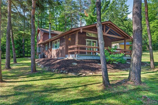 7386 Lower East Hill Road, Boston, NY 14033