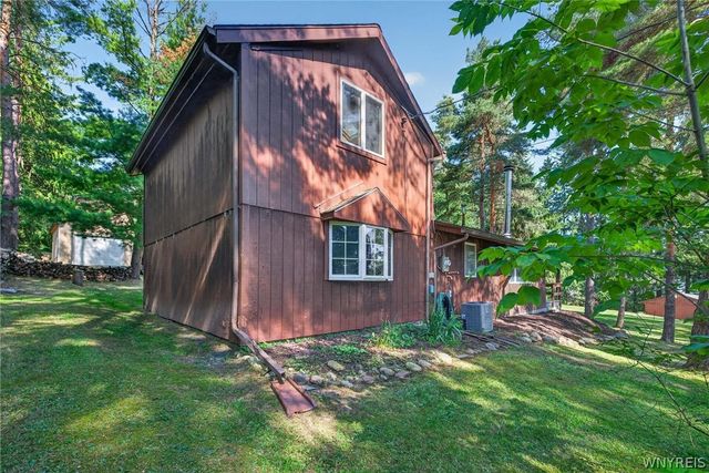 7386 Lower East Hill Road, Boston, NY 14033
