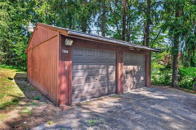 7386 Lower East Hill Road, Boston, NY 14033