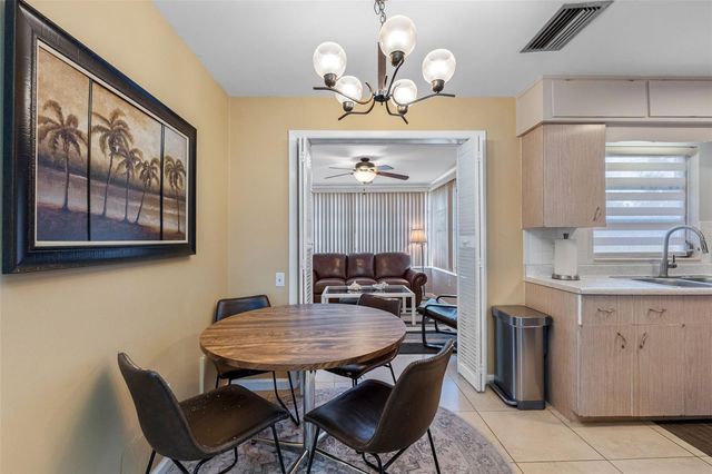 10911 FREEDOM BOULEVARD, Seminole, FL 33772