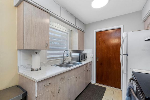 10911 FREEDOM BOULEVARD, Seminole, FL 33772