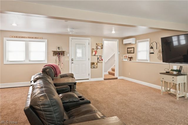 273 Blueberry Drive, Columbiana, OH 44408