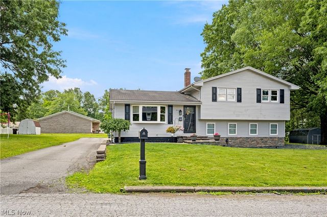 273 Blueberry Drive, Columbiana, OH 44408