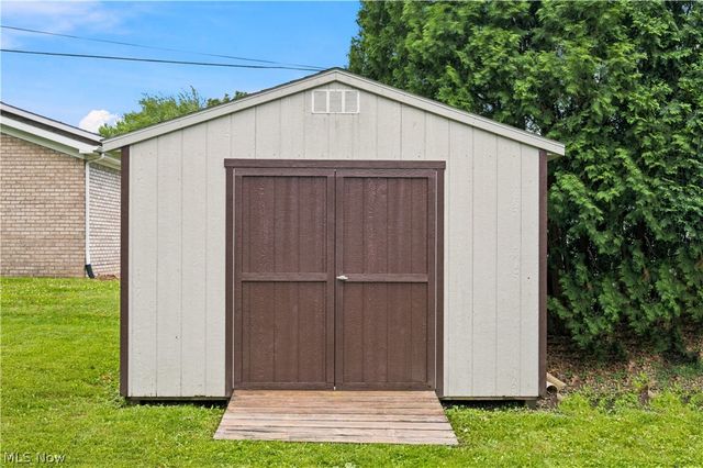 273 Blueberry Drive, Columbiana, OH 44408