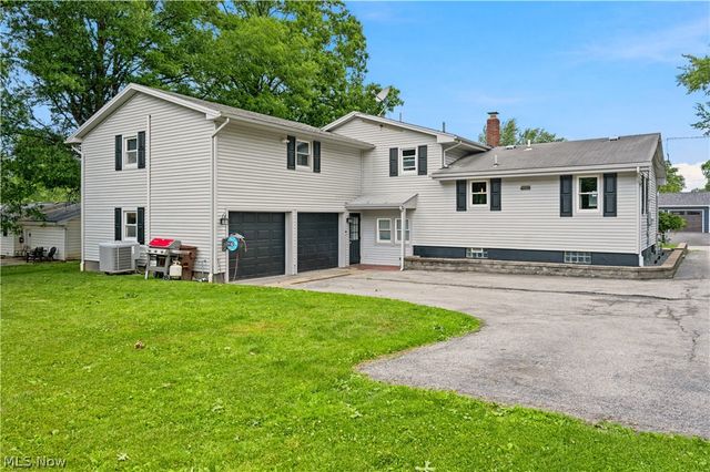 273 Blueberry Drive, Columbiana, OH 44408