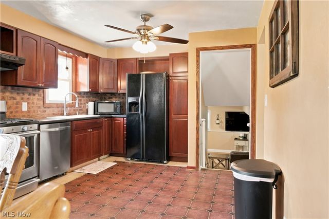 273 Blueberry Drive, Columbiana, OH 44408
