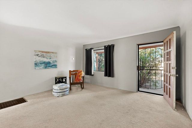 924 Palomas Drive SE, Albuquerque, NM 87108