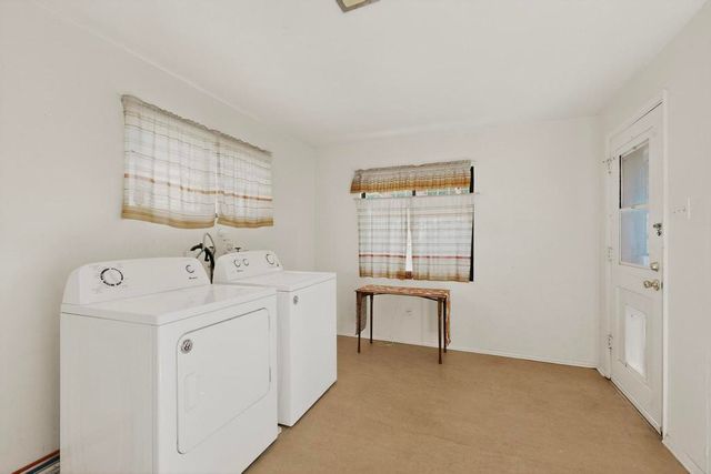 924 Palomas Drive SE, Albuquerque, NM 87108