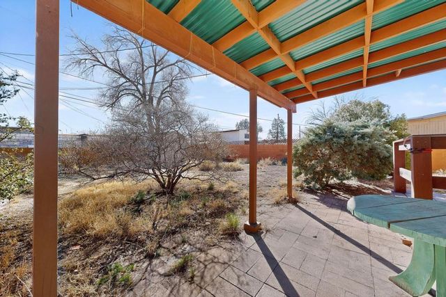 924 Palomas Drive SE, Albuquerque, NM 87108