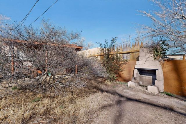 924 Palomas Drive SE, Albuquerque, NM 87108