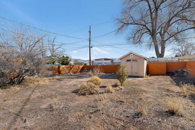 924 Palomas Drive SE, Albuquerque, NM 87108