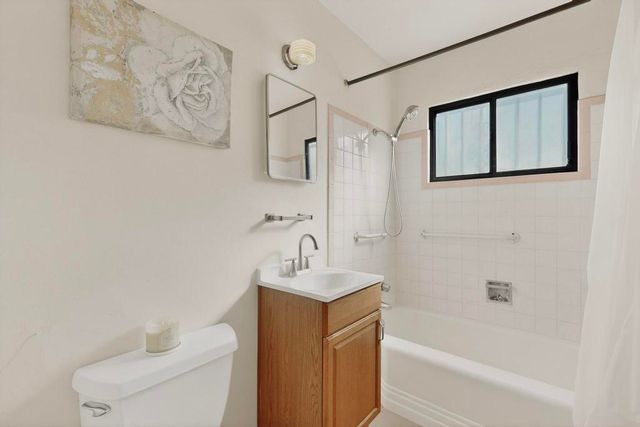 924 Palomas Drive SE, Albuquerque, NM 87108