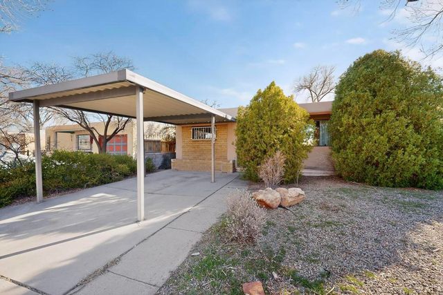 924 Palomas Drive SE, Albuquerque, NM 87108