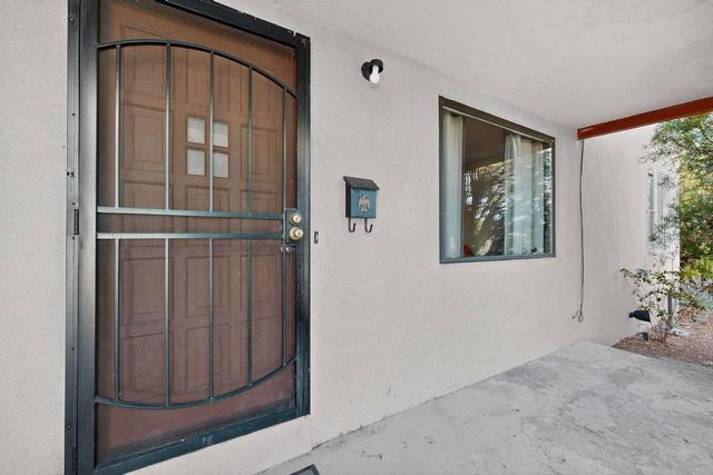 924 Palomas Drive SE, Albuquerque, NM 87108