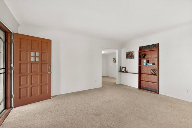 924 Palomas Drive SE, Albuquerque, NM 87108