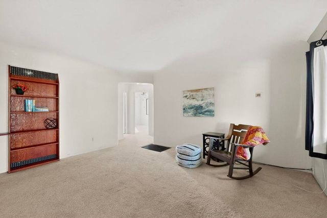 924 Palomas Drive SE, Albuquerque, NM 87108