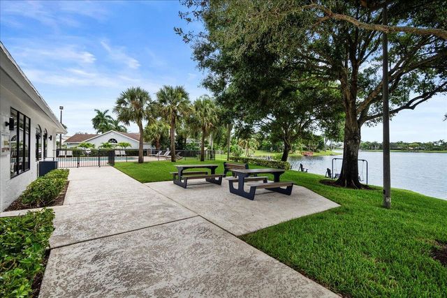1560 Yachtman Place, Wellington, FL 33414