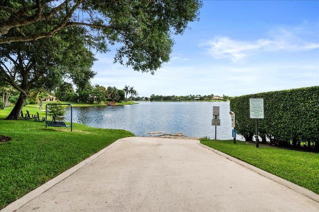 1560 Yachtman Place, Wellington, FL 33414