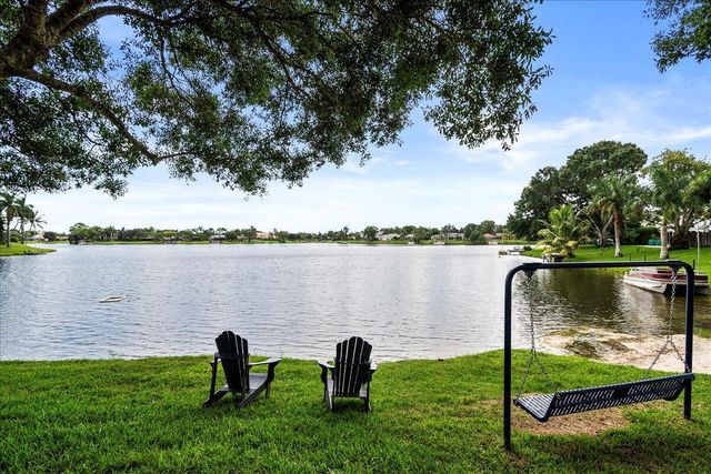 1560 Yachtman Place, Wellington, FL 33414