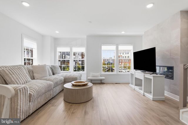 10817 CEDAR AVE, Fairfax, VA 22030