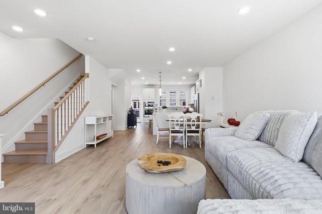 10817 CEDAR AVE, Fairfax, VA 22030