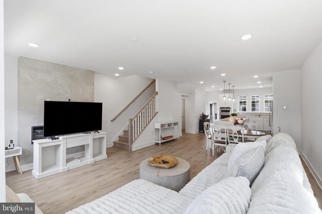 10817 CEDAR AVE, Fairfax, VA 22030