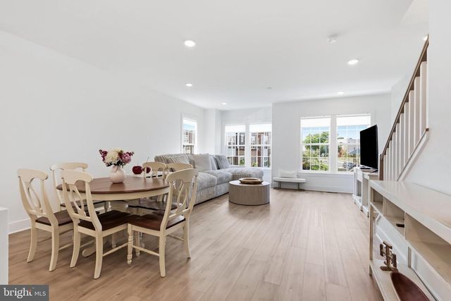 10817 CEDAR AVE, Fairfax, VA 22030