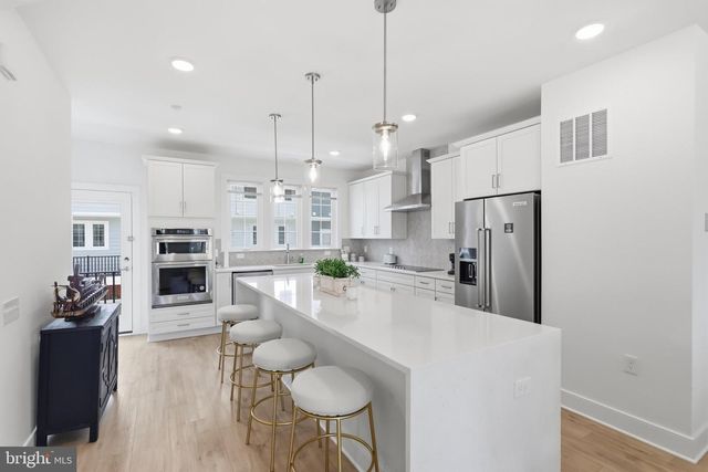 10817 CEDAR AVE, Fairfax, VA 22030