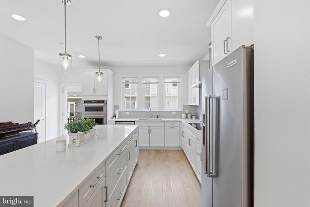 10817 CEDAR AVE, Fairfax, VA 22030
