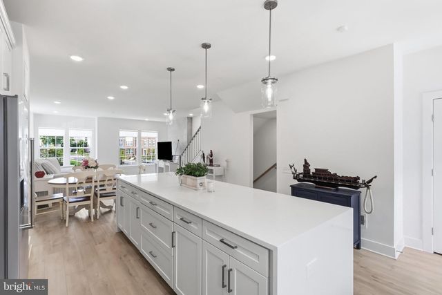 10817 CEDAR AVE, Fairfax, VA 22030
