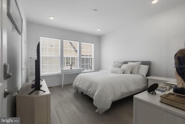 10817 CEDAR AVE, Fairfax, VA 22030