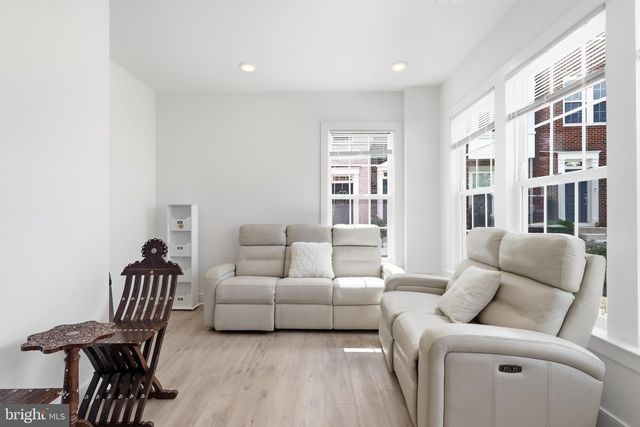 10817 CEDAR AVE, Fairfax, VA 22030