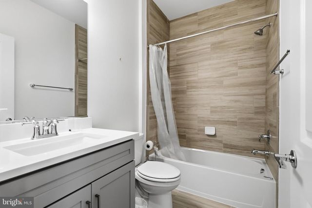 10817 CEDAR AVE, Fairfax, VA 22030