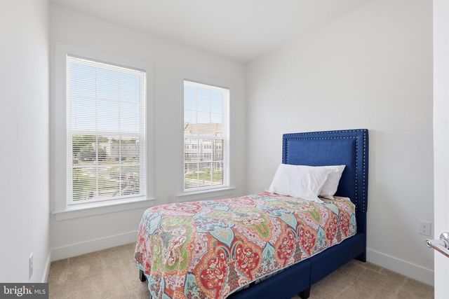 10817 CEDAR AVE, Fairfax, VA 22030