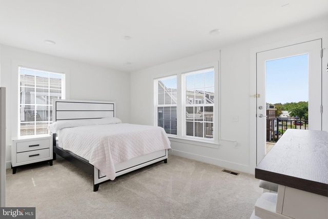 10817 CEDAR AVE, Fairfax, VA 22030